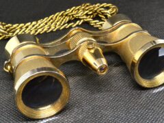 Opera glasses vs binoculars