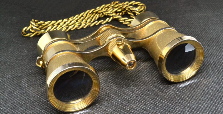 Opera glasses vs binoculars
